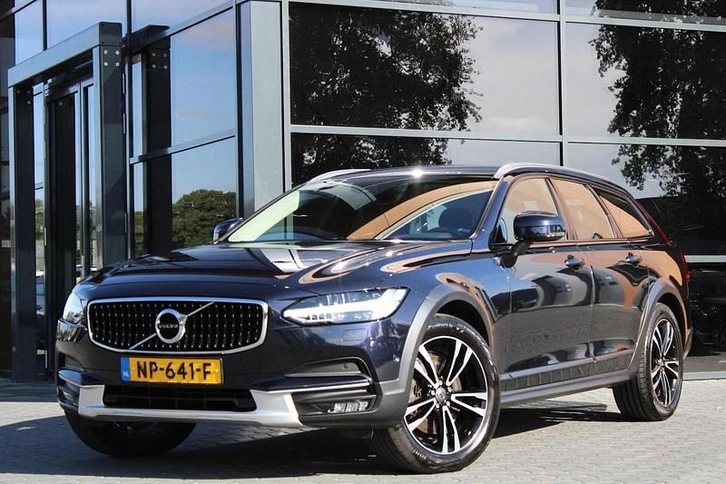 Blauw Gebruikt 2017 Volvo V90 CC Pro Stationwagen | € 25.450 (Eerlijke prijs) - Afbeelding 1/4