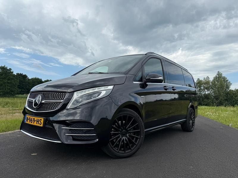 Zwart Gebruikt 2016 Mercedes V250 Exclusive MPV | € 44.500 - Afbeelding 1/4