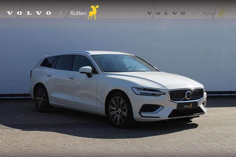 Wit Gebruikt 2022 Volvo V60 Inscription Stationwagen | € 37.840 (Super prijs) - Afbeelding 1/4