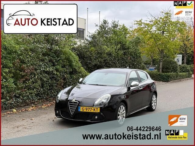 Zwart Gebruikt 2013 Alfa Romeo Giulietta Hatchback | € 6.350 (Eerlijke prijs) - Afbeelding 1/4
