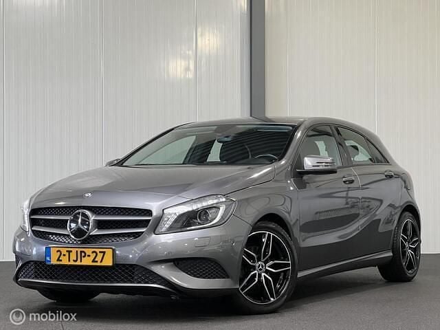 Grijs Gebruikt 2014 Mercedes A180 Ambition Hatchback | € 11.445 (Eerlijke prijs) - Afbeelding 1/3
