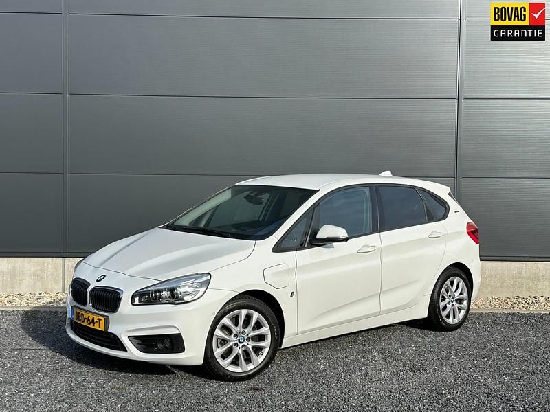 Wit Gebruikt 2017 BMW 225 Active Tourer Executive MPV | € 16.950 (Eerlijke prijs) - Afbeelding 1/4