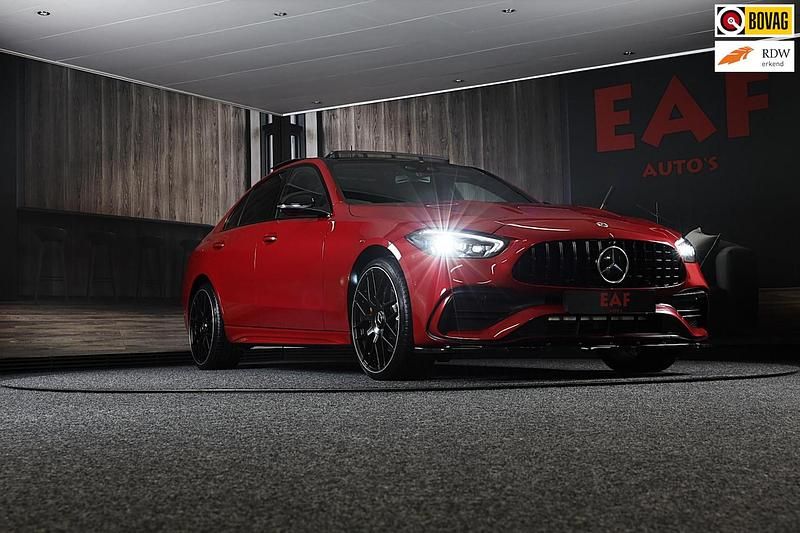Rood Occasion 2024 Mercedes C300e AMG Sedan | € 61.950 - Afbeelding 1/4