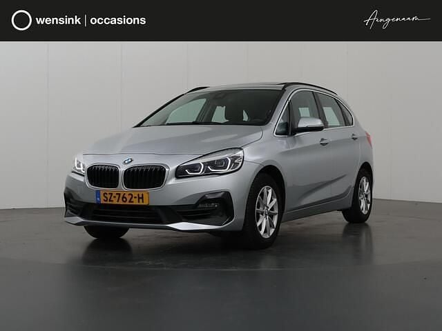 Grijs Gebruikt 2018 BMW 218 Executive Stationwagen | € 17.935 (Goede deal) - Afbeelding 1/4