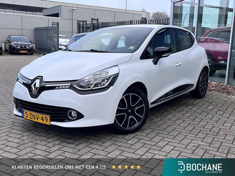 Wit Occasion 2015 Renault Clio IV Expression Hatchback | € 9.045 (Eerlijke prijs) - Afbeelding 1/4