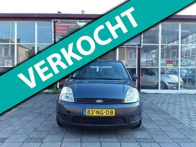 Grijs Occasion 2003 Ford Fiesta Celebration Hatchback | € 895 (Goede deal) - Afbeelding 1/4
