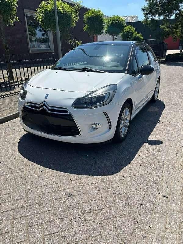 Gebruikt 2015 Citroën DS3 So Chic Sedan | € 7.500 (Iets duurder) - Afbeelding 1/4