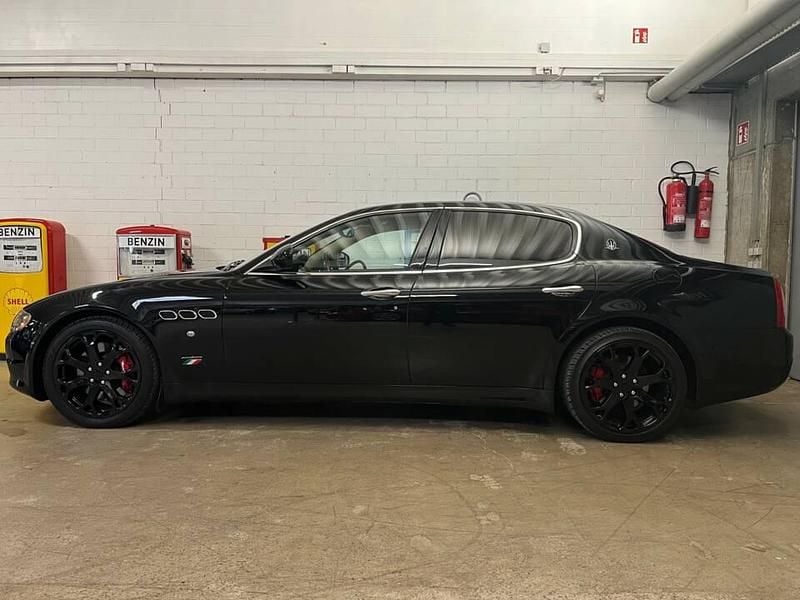 Zwart Gebruikt 2009 Maserati Quattroporte Sedan | € 27.900 (Super prijs) - Afbeelding 1/4