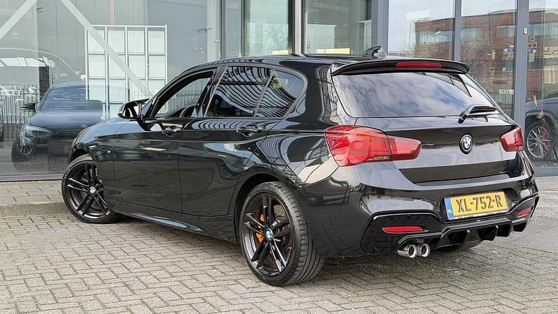 Occasion BMW 118 Executive 136 PK (100 kW) 2019 Zwart Hatchback