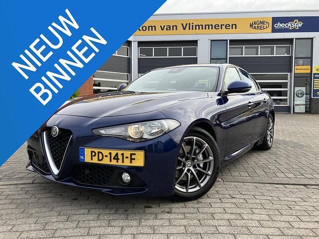 Blauw Gebruikt 2017 Alfa Romeo Giulia Super Sedan | € 22.950 (Iets duurder) - Afbeelding 1/4
