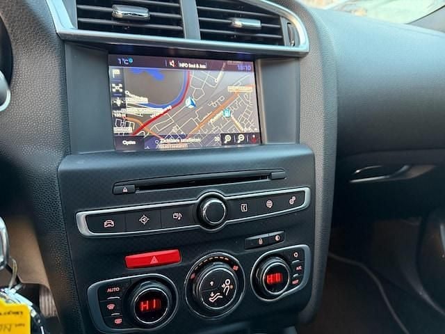 Occasion DS Automobiles DS4 Chic 165 PK (121 kW) 2017 Oranje Hatchback