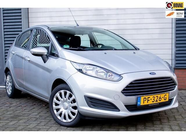 Grijs Gebruikt 2013 Ford Fiesta Titanium Hatchback | € 6.495 (Eerlijke prijs) - Afbeelding 1/4