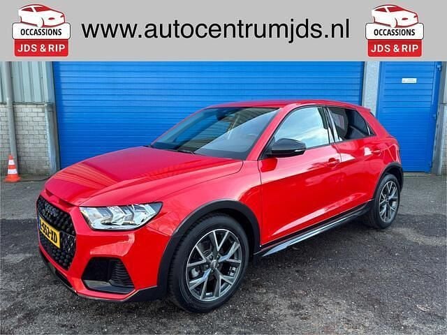 Rood Occasion 2021 Audi A1 Hatchback | € 22.950 (Goede deal) - Afbeelding 1/4