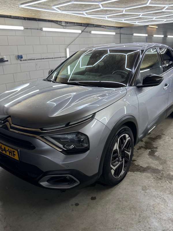 Grijs Gebruikt 2022 Citroën C4 Shine Hatchback | € 20.750 (Eerlijke prijs) - Afbeelding 1/4