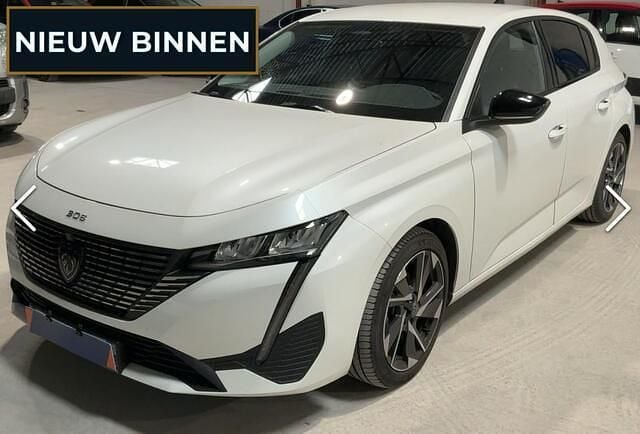 Wit, metallic lak Gebruikt 2023 Peugeot 308 Allure Hatchback | € 23.900 (Goede deal) - Afbeelding 1/2