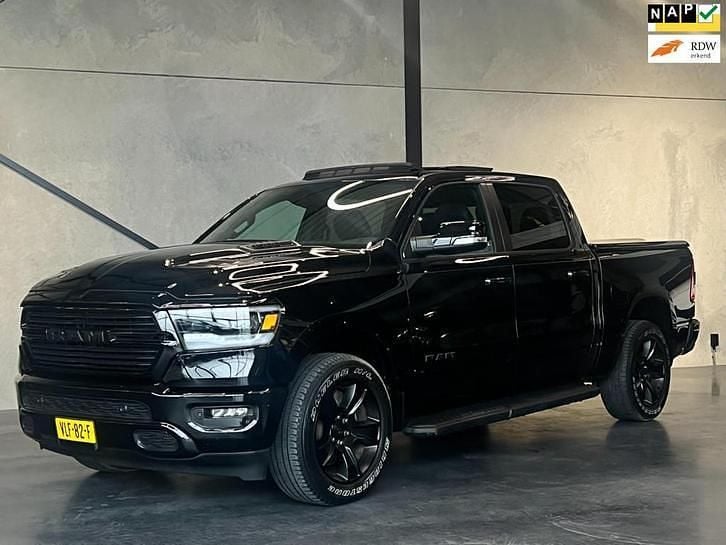 Zwart (metallic) Occasion 2022 Dodge Ram Pickup | € 52.700 (Super prijs) - Afbeelding 1/4