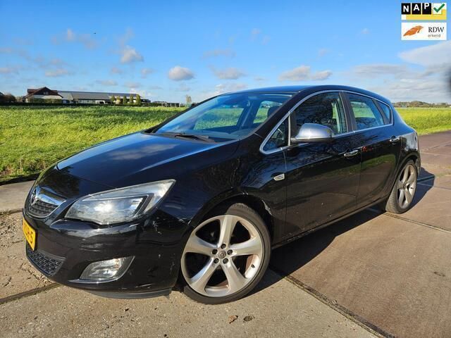 Zwart Gebruikt 2010 Opel Astra Sport Hatchback | € 2.500 (Eerlijke prijs) - Afbeelding 1/4