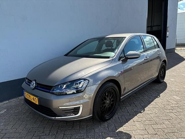 Grijs Gebruikt 2015 VW Golf VII GTE Hatchback | € 12.950 (Eerlijke prijs) - Afbeelding 1/4