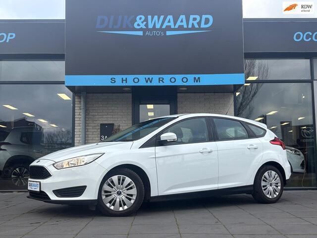 Wit Gebruikt 2015 Ford Focus Trend Hatchback | € 8.999 (Goede deal) - Afbeelding 1/4