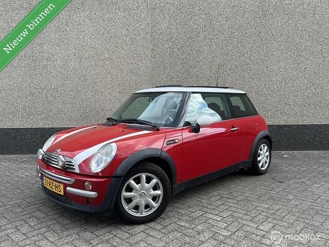 Rood Gebruikt 2002 Mini Cooper Chili Hatchback | € 1.895 (Eerlijke prijs) - Afbeelding 1/4