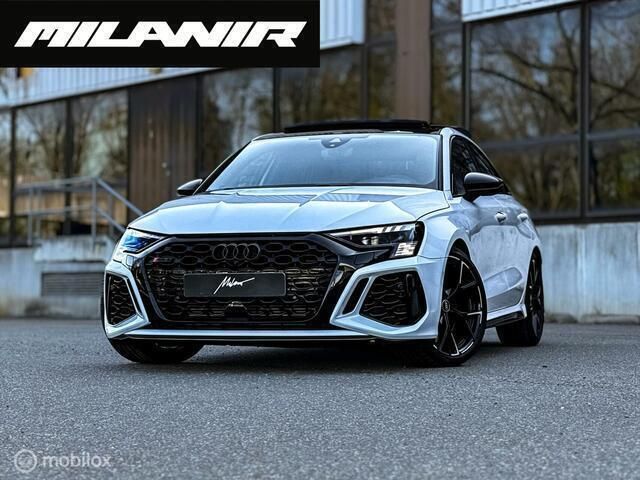 Wit Gebruikt 2023 Audi RS3 Exclusive Hatchback | € 78.950 (Duur) - Afbeelding 1/4
