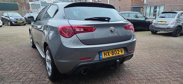 Occasion Alfa Romeo Giulietta Sprint 170 PK (125 kW) 2016 Grijs (metallic) Hatchback