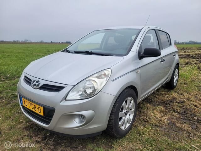 Grijs Gebruikt 2011 Hyundai i20 Hatchback | € 4.650 (Eerlijke prijs) - Afbeelding 1/4