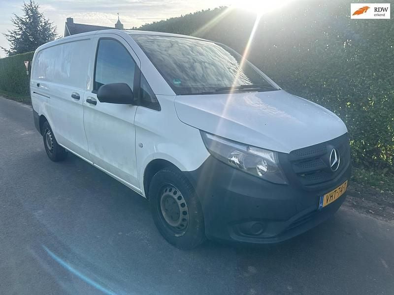 Wit Gebruikt 2015 Mercedes Vito Sedan | € 5.450 (Super prijs) - Afbeelding 1/4