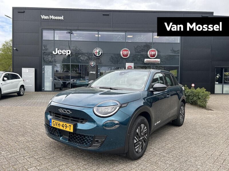 Blauw Gebruikt 2024 Fiat 600 Urban SUV | € 28.440 (Eerlijke prijs) - Afbeelding 1/4