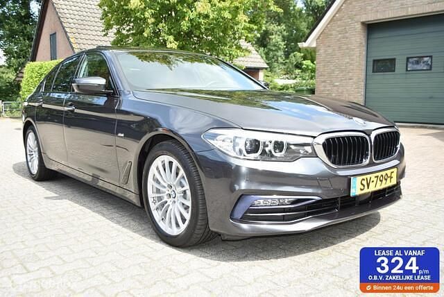 Grijs Gebruikt 2017 BMW 530 Sport Line Sedan | € 19.900 (Eerlijke prijs) - Afbeelding 1/4
