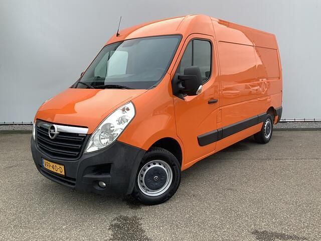 Oranje Occasion 2019 Opel Movano Van | € 8.950 (Goede deal) - Afbeelding 1/4