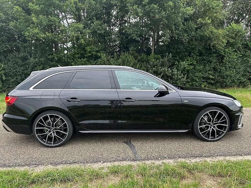 Zwart Gebruikt 2021 Audi A4 Stationwagen | € 34.900 (Duur) - Afbeelding 1/4