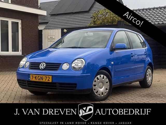 Blauw (metallic) Occasion 2004 VW Polo Hatchback | € 1.550 (Eerlijke prijs) - Afbeelding 1/4