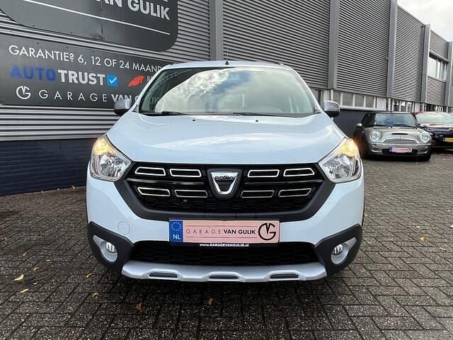 Wit Gebruikt 2019 Dacia Lodgy Stepway MPV | € 13.495 (Iets duurder) - Afbeelding 1/2