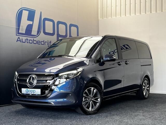 Blauw Gebruikt 2024 Mercedes EQV300 Van | € 59.950 - Afbeelding 1/4