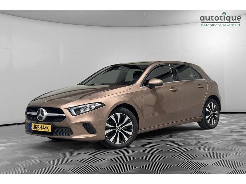 Bruin Gebruikt 2021 Mercedes A250 Style Hatchback | € 24.940 (Goede deal) - Afbeelding 1/4
