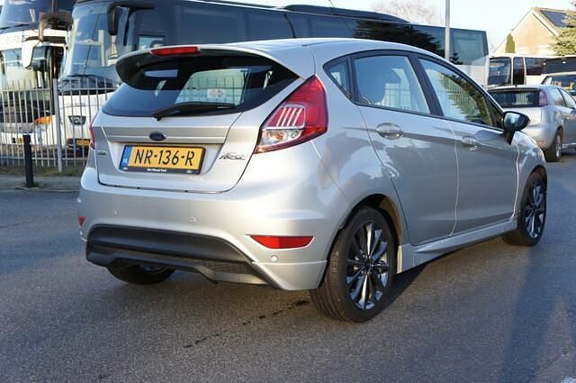Occasion Ford Fiesta ST-Line 101 PK (74 kW) 2017 Grijs (metallic) Hatchback