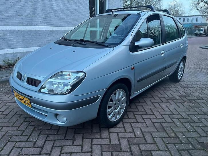 Occasion Renault Scénic Authentique 107 PK (78 kW) 2001 Grijs MPV