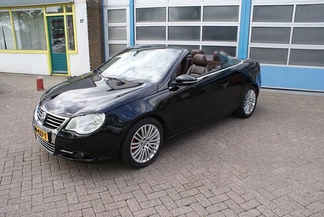 Zwart Gebruikt 2009 VW Eos Cabriolet | € 4.500 (Eerlijke prijs) - Afbeelding 1/4