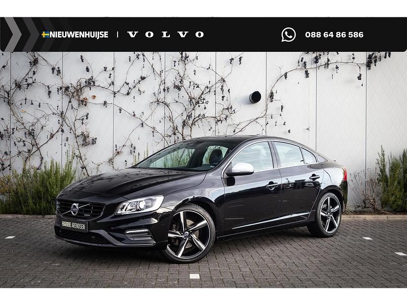 Zwart Gebruikt 2015 Volvo S60 R-Design Sedan | € 19.899 - Afbeelding 1/4