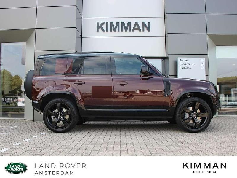 Rood Nieuw 2025 Land Rover Defender SUV | € 114.657 (Duur) - Afbeelding 1/4
