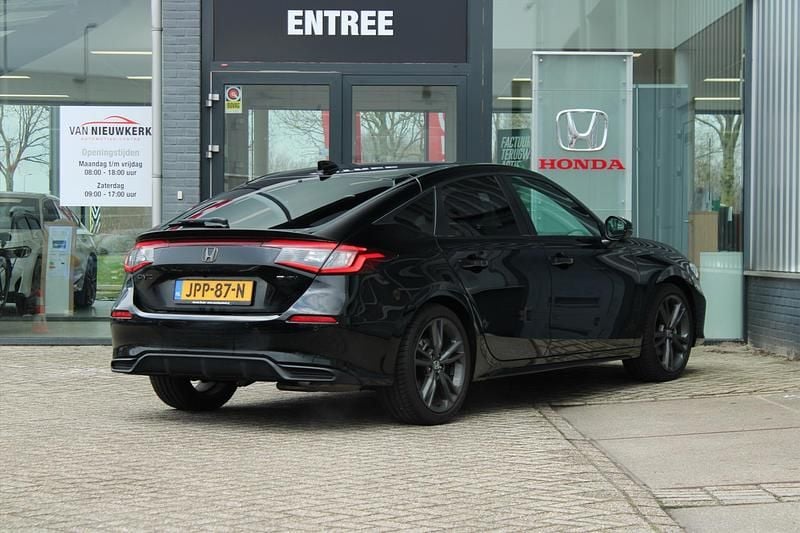 Nieuw Honda Civic Hybrid 143 PK (105 kW) 2026 Zwart Hatchback