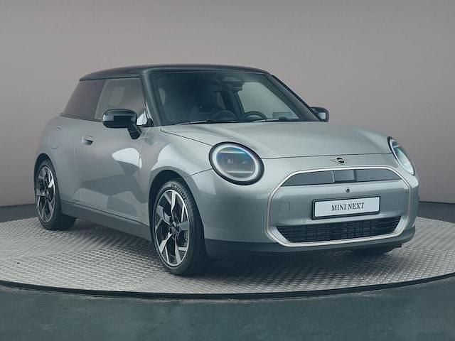 Occasion Mini Cooper Favoured 135 kW (184 PK) 2025 Grijs Hatchback