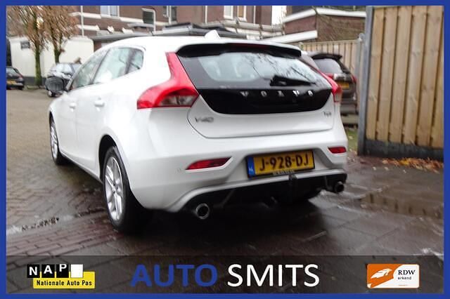 Occasion Volvo V40 Inscription 123 PK (90 kW) 2019 Wit Hatchback