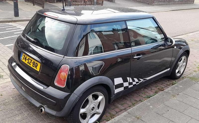 Occasion Mini Cooper Salt 90 PK (66 kW) 2002 Zwart Hatchback