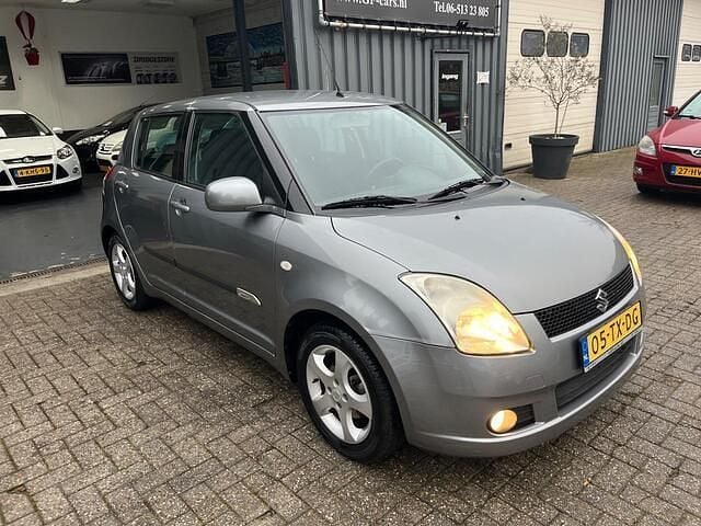 Occasion Suzuki Swift 93 PK (68 kW) 2007 Grijs Hatchback