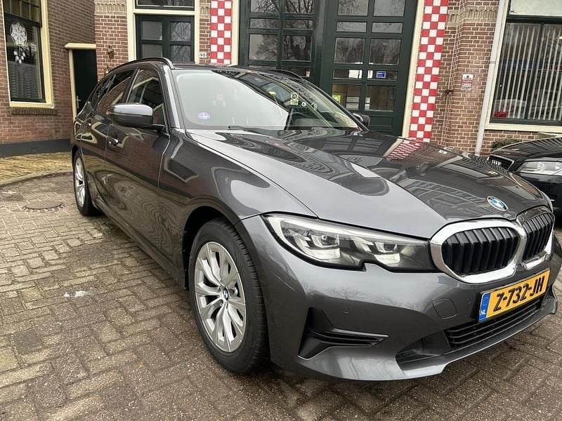 Occasion BMW 318 Efficient Dynamics 157 PK (115 kW) 2022 Grijs Stationwagen