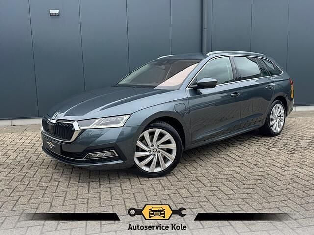 Grijs Gebruikt 2021 Skoda Octavia Style Stationwagen | € 19.940 (Super prijs) - Afbeelding 1/4