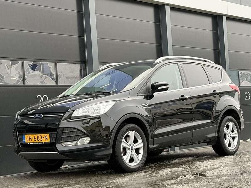 Zwart Occasion 2016 Ford Kuga SUV | € 8.450 (Super prijs) - Afbeelding 1/4