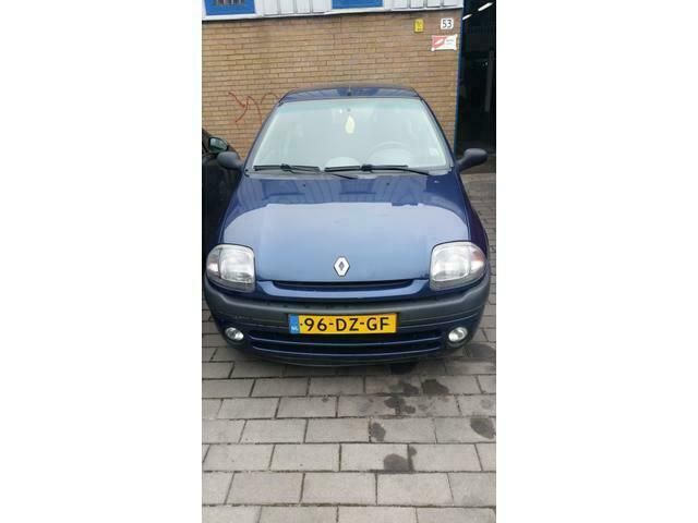 Blauw Gebruikt 2000 Renault Clio II Hatchback | € 1.100 (Eerlijke prijs) - Afbeelding 1/4